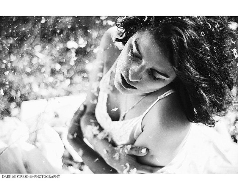 B&W Dreamsphoto preview
