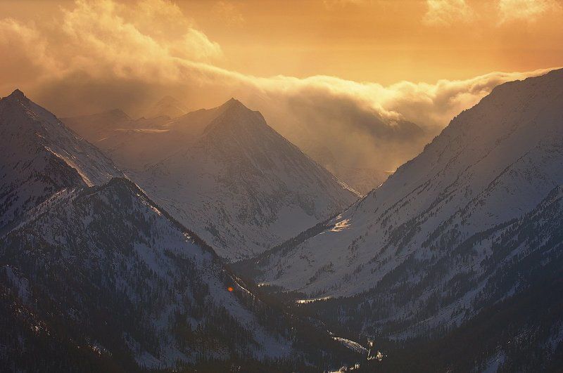 Алтай, Зима, Катунский хребет, Лед, Мульта, Мультинские озера Оранжевые облачка над Катунским хребтом.photo preview