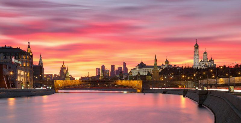 Архитектура, Балчуг, Колокольня Ивана Великого, Кремлёвская набережная, Кремль, Москва, Москворецкий мост Закатная мгла над городом М.photo preview