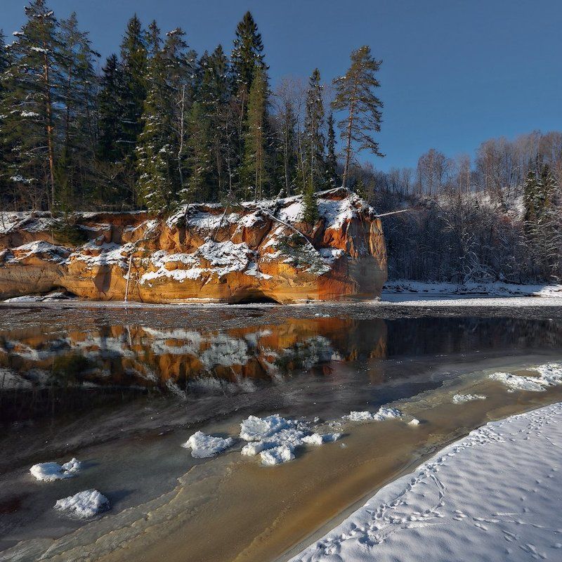 Gudu iezis, Гауя, Утес Гуду Мороз и солнце, день чудесный...photo preview