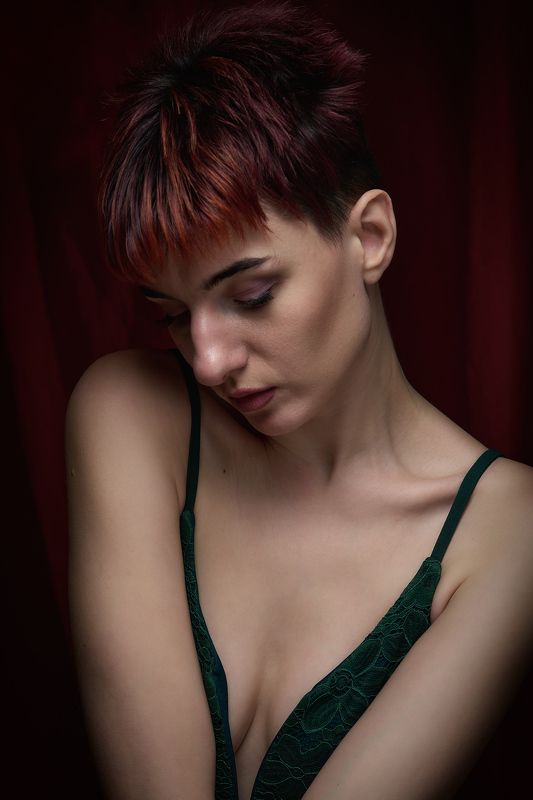 Green & Red Saraphoto preview