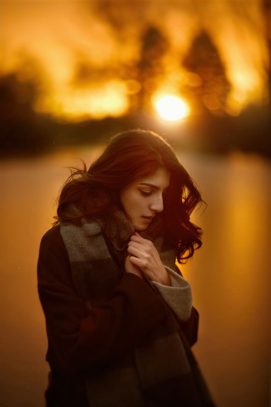 арт, фотография, женщина, девушка, озеро, гелиос Golden Sunrisephoto preview