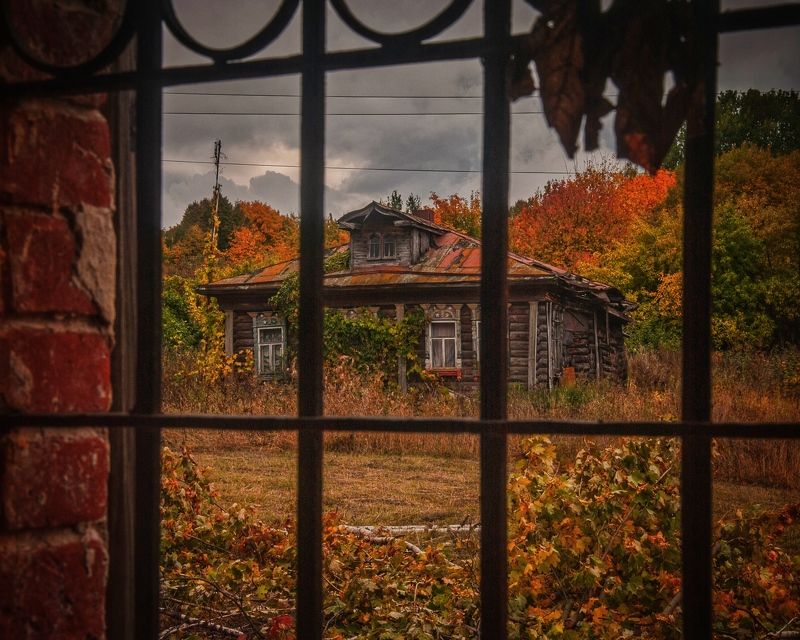 Сквозь окно храмаphoto preview