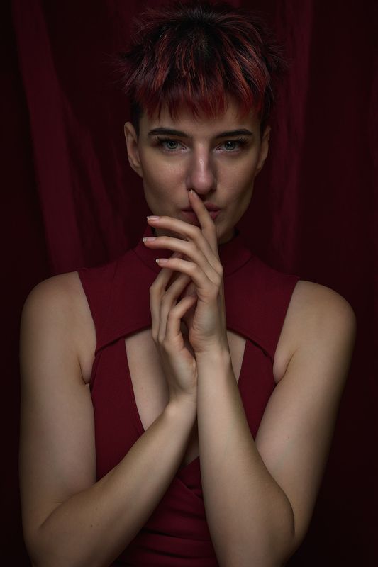 red Saraphoto preview