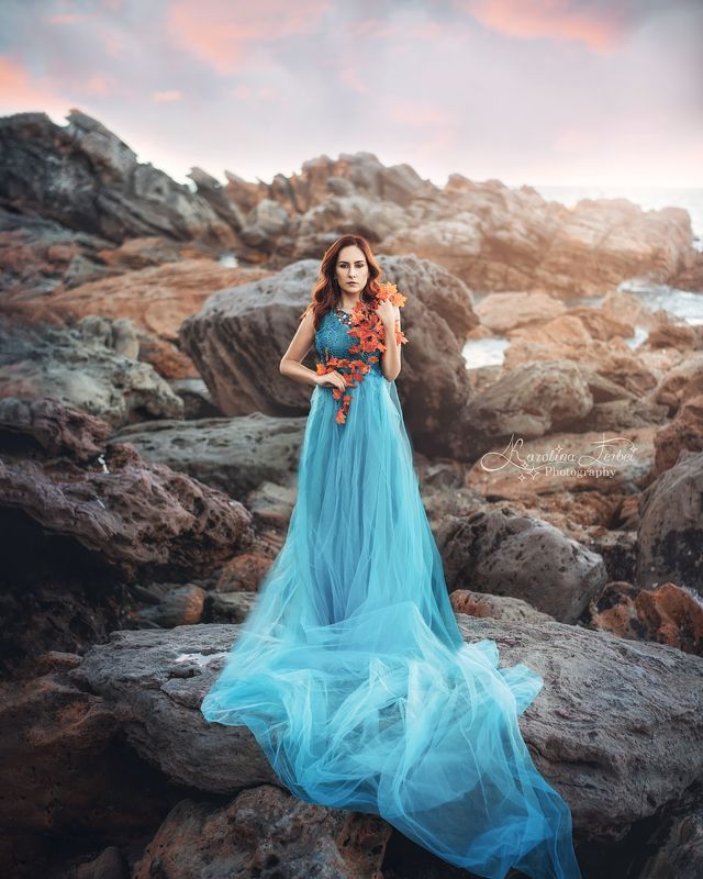 fine art, portrait, художественная фотография, лес, дерево, фея, богиня, девушка, платье, природа, фотосессия, портрет,  океан, море, скалы Sea Fairyphoto preview