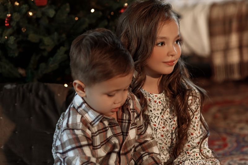 дети новый год елка портрет  Волшебство на Новый годphoto preview