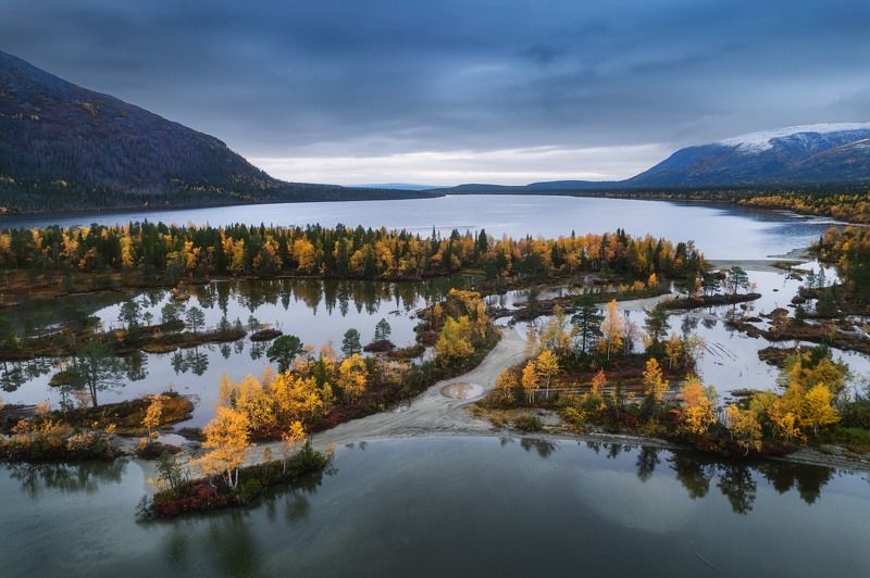 россия, мурманская область, кольский полуостров, пейзаж, природа, осень, заполярье, рассвет, гольцовое, хибины, озеро Островкиphoto preview