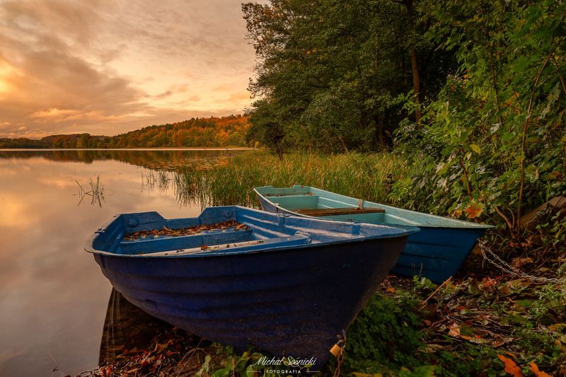 #poland #pentax #benro #lightroom #nikcollection #nature #sunrise #mountains #sky #fog #foggy #morning #pix #boats Boats...photo preview