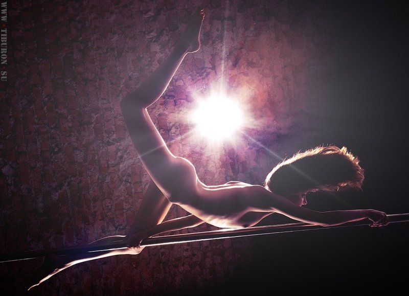Pole dance, Голова, Ноги, Руки, Свет, Светографика, Скорпион, Тело, Тень, Цвет ***photo preview