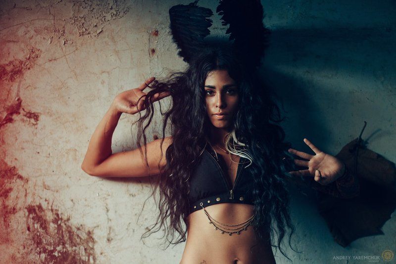 черные перьяphoto preview