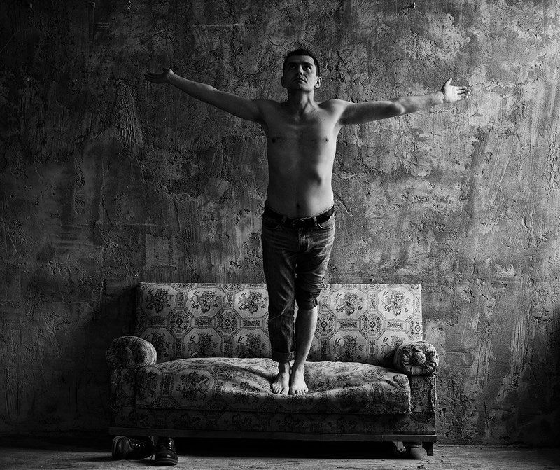 Апогей, Диван, Одиночество, Падение, Полёт, Стена Автопортретphoto preview