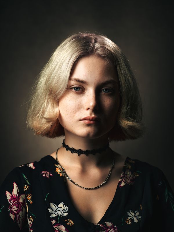 Женский портретphoto preview