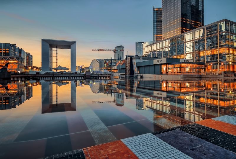 город,архитектура,площадь,арка,бассейн,отражения,вечер Большая арка Дефансphoto preview