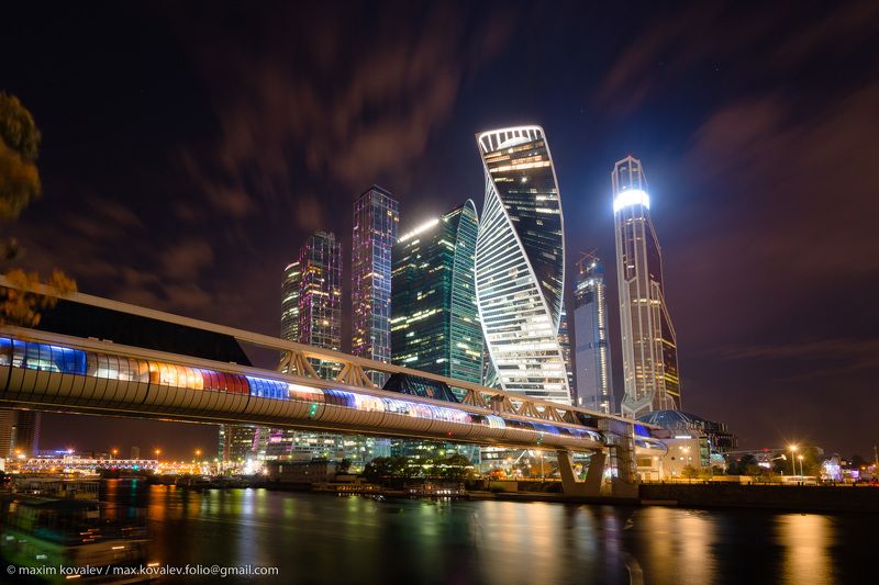 Москва, сити, мост, Багратион, облачно, иллюминация, небоскрёб Вечерний вид на Сити и мост Багратионphoto preview