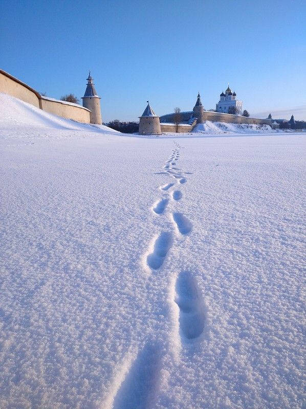 пейзаж, зима, псков, снег, город, собор,следы, небо,день Пришла зима.photo preview