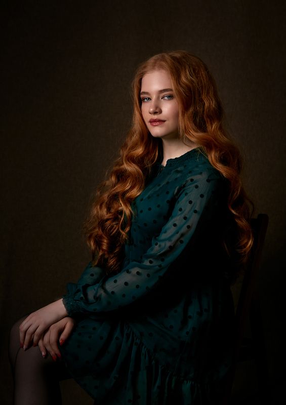 рыжеволосая девушка  photo preview