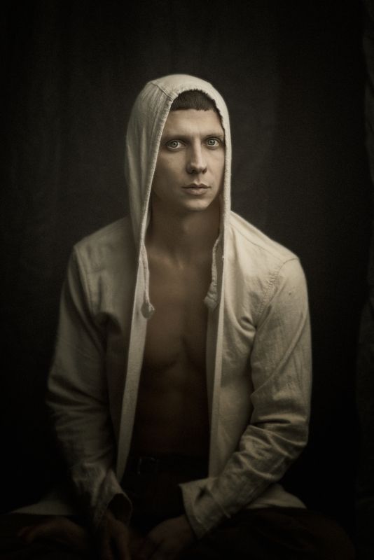 мужской портрет, студийное  фото, портрет. photo preview