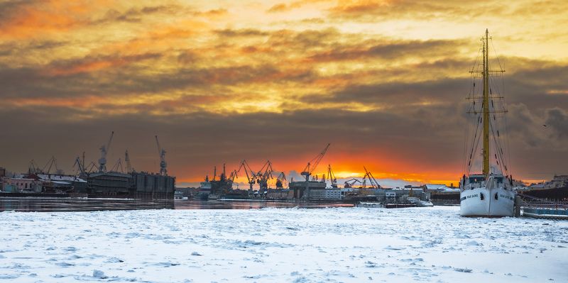 город, архитектура, санкт-петербург, вечер, зима, река, парусник Декабрьский закат на Невеphoto preview