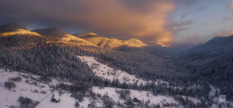 Зимний вечер в Карпатахphoto preview