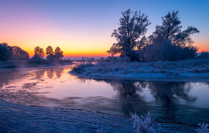 winter 2021, nature, ice, snow, river, gwda, landscape, sky, - 21 degrees, reflection in the water, trees, light, sunrise, frost December frosty morningphoto preview