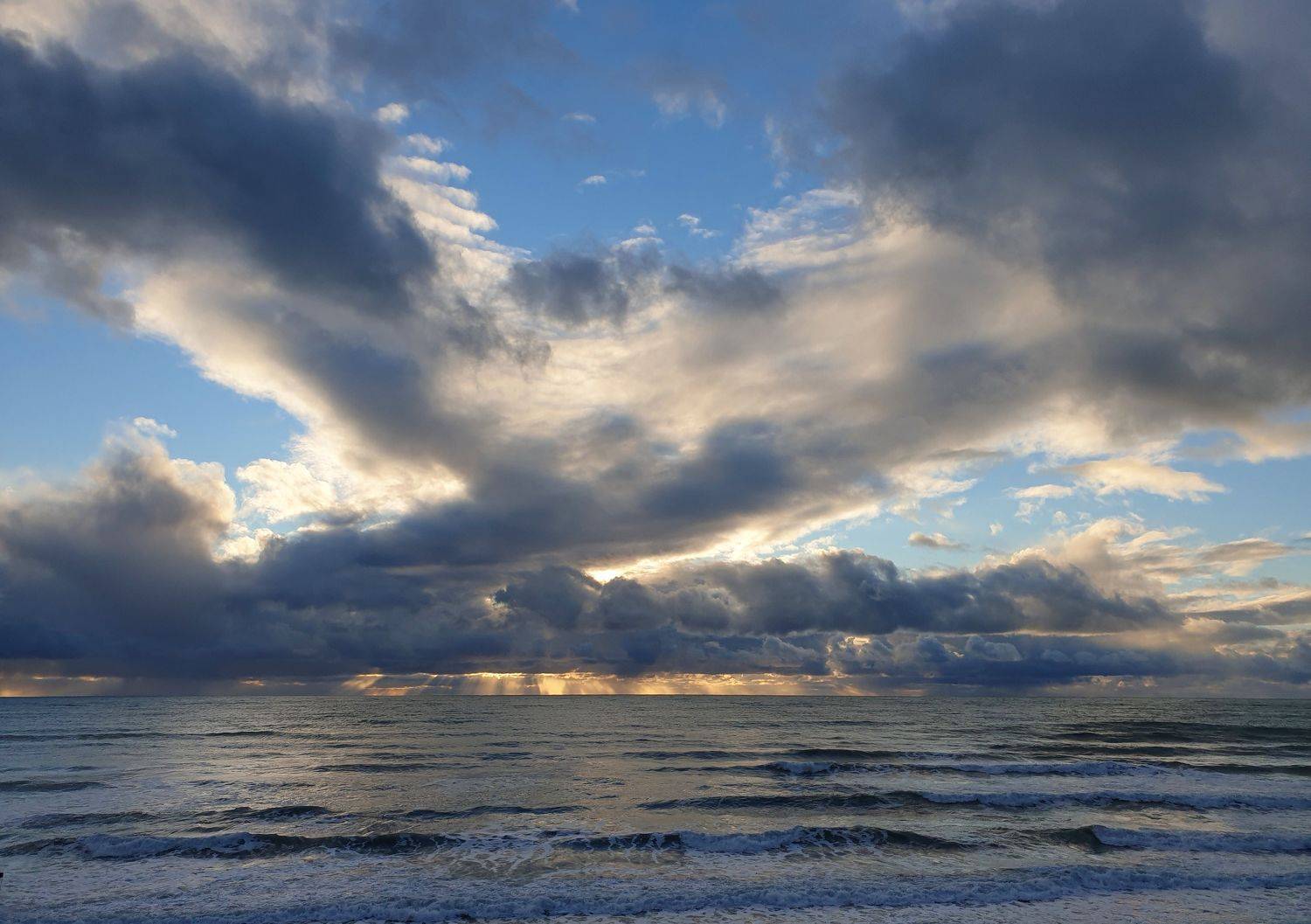 Море, солнце, облака. Автор: Куликова Ирина море, облака, небо, солнце, закаа, Куликова Ирина