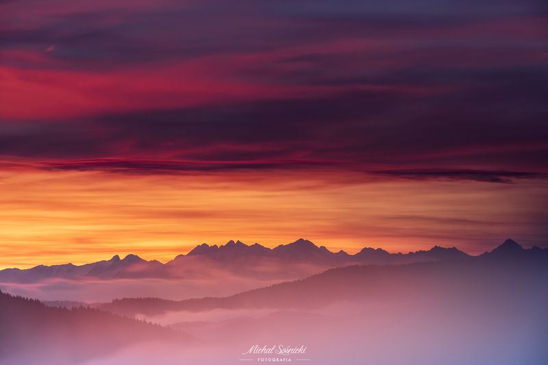 #poland #pentax #benro #lightroom #nikcollection #nature #sunrise #mountains #sky #fog #foggy #morning #pix Sunrise III.photo preview