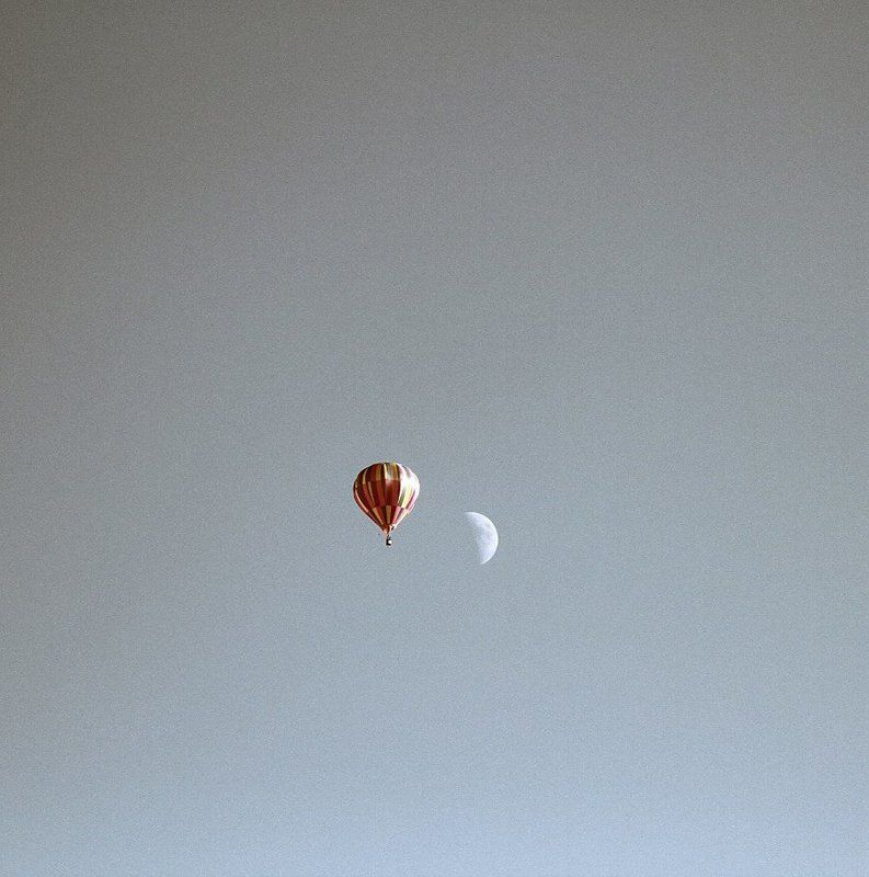 Balloon to the Moonphoto preview