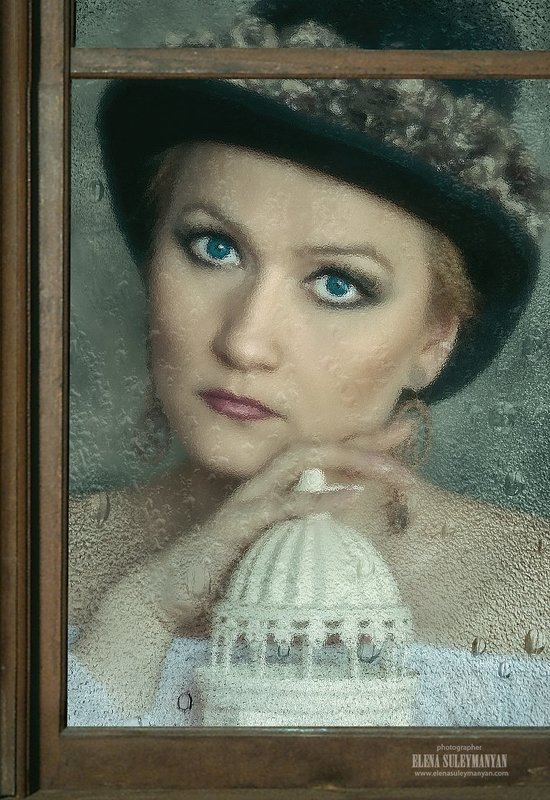 За стеклом...photo preview