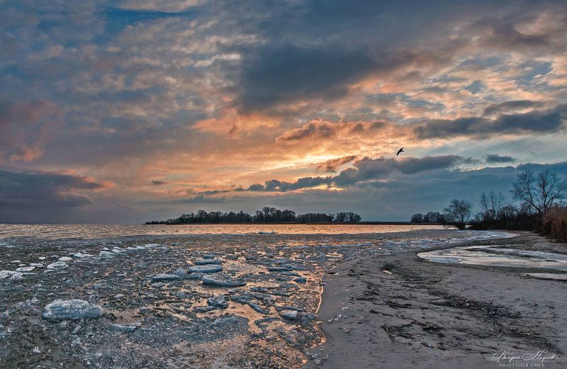 зима, январь, утро, рассвет, лёд, отблески, небо, облака Отблески зимнего утраphoto preview