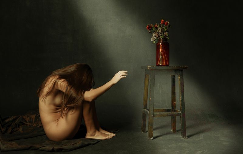 light #magic #noedit #artportrait #artconcept #conceptart #nikonua #nikonportrait #silk #bodyline #modelkharkiv #ukraineart touch the lightphoto preview