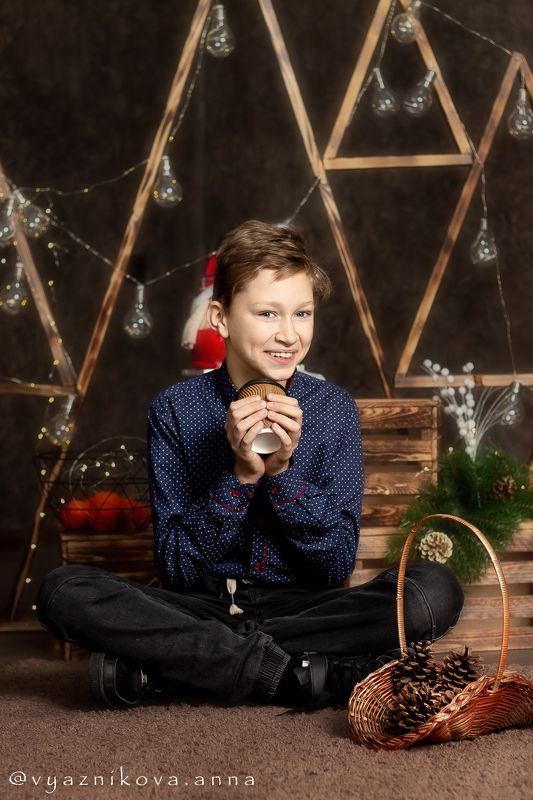 фотограф Лисичанск, фотограф в Лисичанске, фотограф Северодонецк, Лисичанск, новогодняя фотосессия, фотосессия в студии, Ильяphoto preview