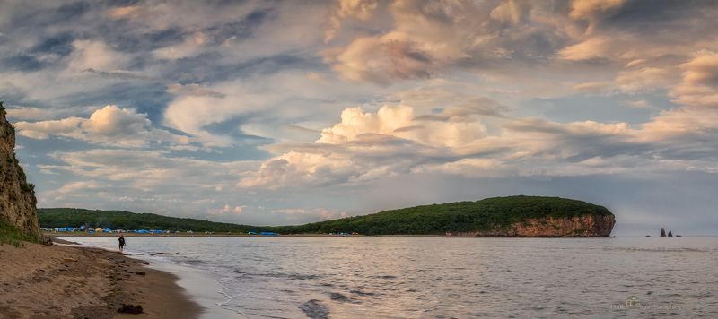 японское море, шатёр,  рыбалка, путешествия, путешествие на автомобиле, простор, дикий кемпинг, приморье, приморский край,  пейзаж, палатка, кекуры, морское побережье, рыба-кит,  дальний восток, гребешки, бухта безымянная, бухта, берег, Бухта дикого отдыха фото превью