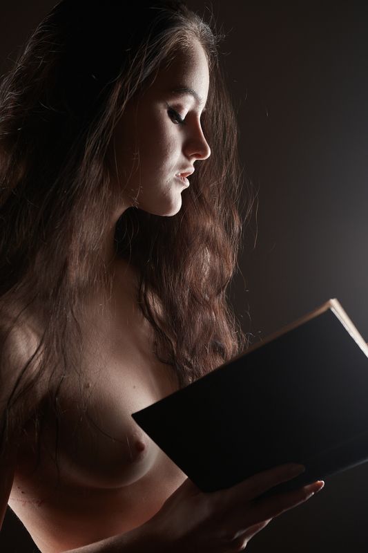 Sensuality, Beauty, One Person, Studio Shot, Beautiful girl, Femininity, Temptation, Touching, Dark, Lady, Desire, Lines, Model, Brunette, Fitness motivation, Young lady, Beautiful body, book, Юлияphoto preview