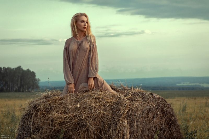 сено, стог, закат, сорочка, на, сене, блондинка Девушка на сенеphoto preview