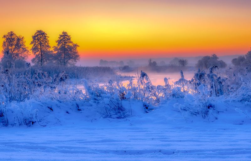 zima,  wschód słońca,  rzeka,  woda,  cichy,  arktyczny,  tło,  Piękny,  piękno,  niebieski,  grudzień,  środowisko,  mgła,  Las,  mróz,  mroźny,  mrożony,  lód,  krajobraz,  światło,  rano December frosty sunrisephoto preview
