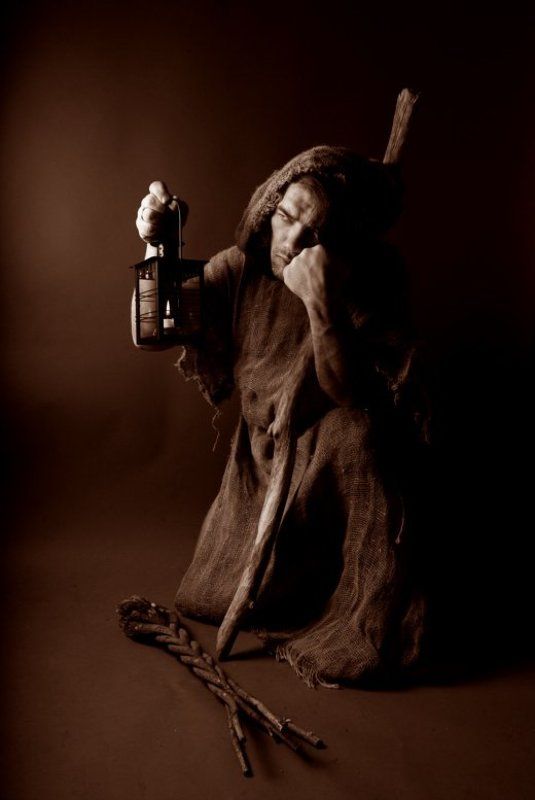 свет,монах,древо,фонарь,свеча Свечаphoto preview