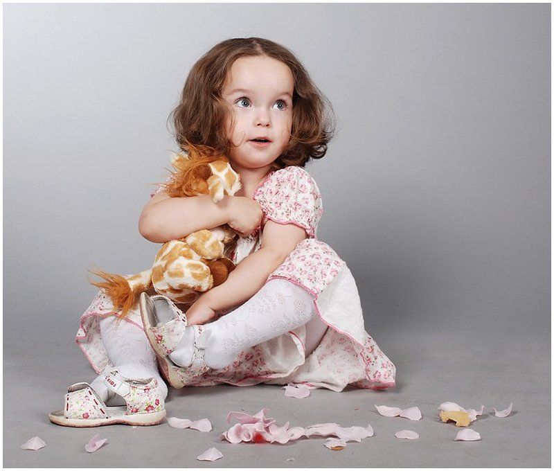 портрет, ребенок, девочка, дарья, игрушка Игрушка - моя!photo preview