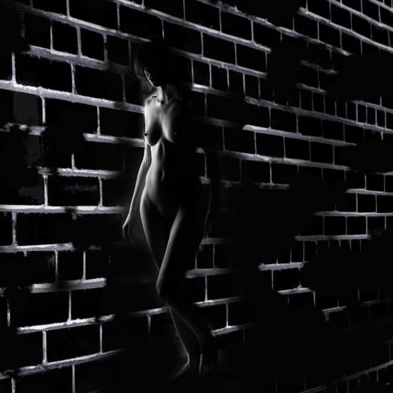 ню Слушая старый блюз Цепелиновphoto preview