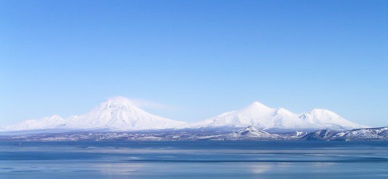 камчатка,небо,вулканы,петропавловск-камчатский,авачинская губа,зима Бирюзовое небо Камчаткиphoto preview