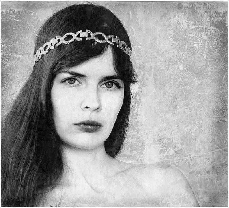 портрет, девушка Автопортрет в старинном стилеphoto preview