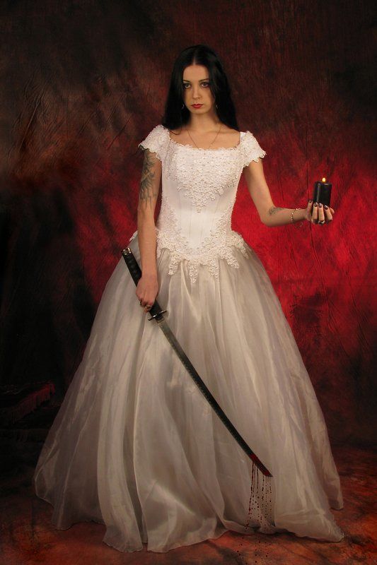 девушка, белое платье, тоска в глазах, печаль, капли крови Там нет ни капли тепла!photo preview