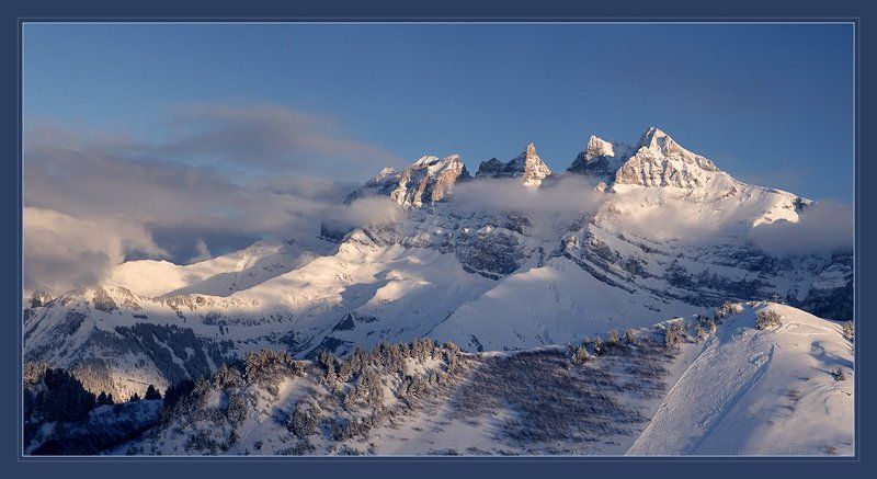 альпы, горы, зима Игра света и теней (в цвете) фото превью