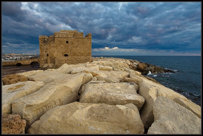 кипр,море,вечер,пейзаж,природа,камни,скалы,пляж,форт,,пафос,панорама Фортphoto preview