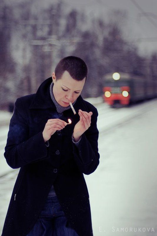 девушка, беломор, поезд, зима, холод огниphoto preview