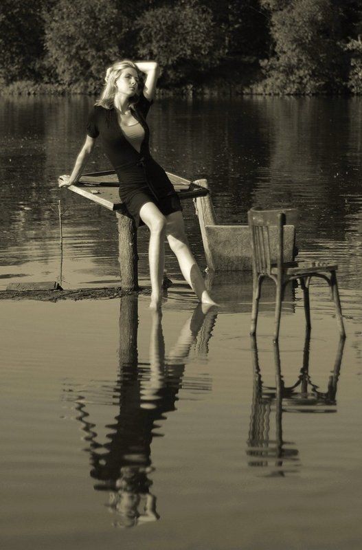 Безмолвная боль затаенной печали, безбрежность...холодная высь, уходящие дали...photo preview