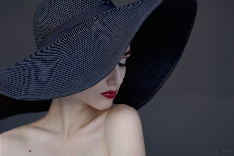 Таинственная незнакомкаphoto preview