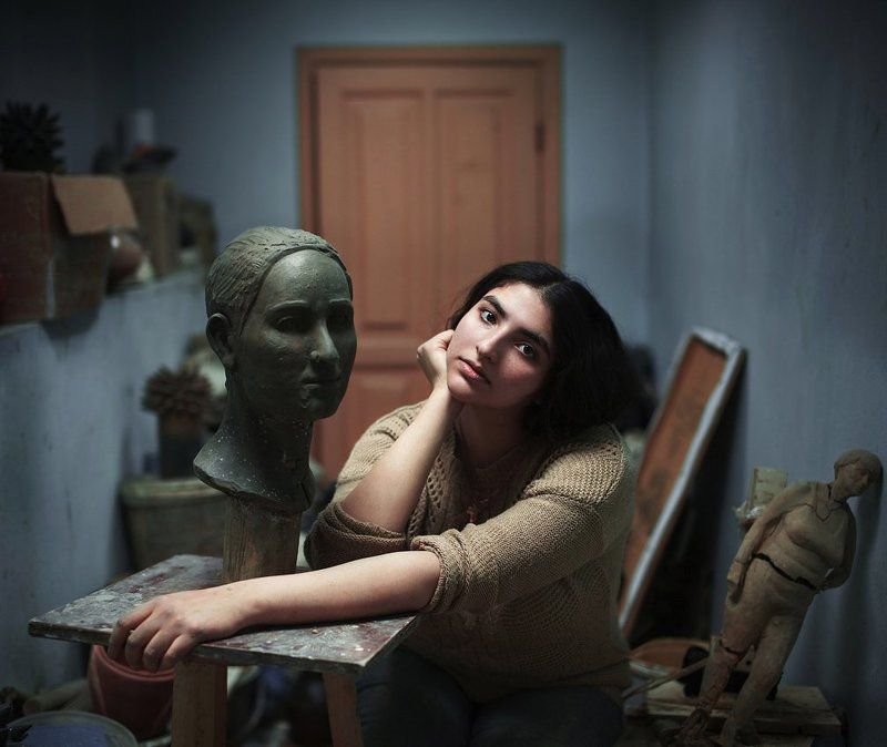 Лола лепит не пельмени.photo preview