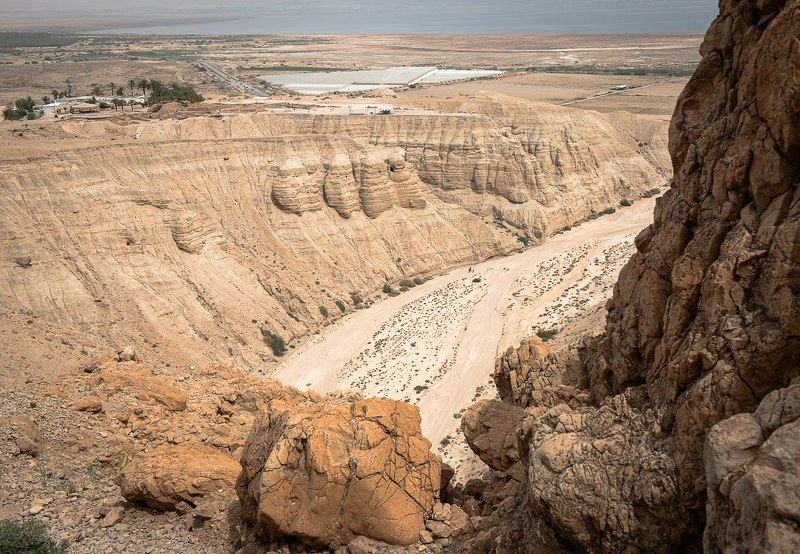 Вид на кумранские пещерыphoto preview