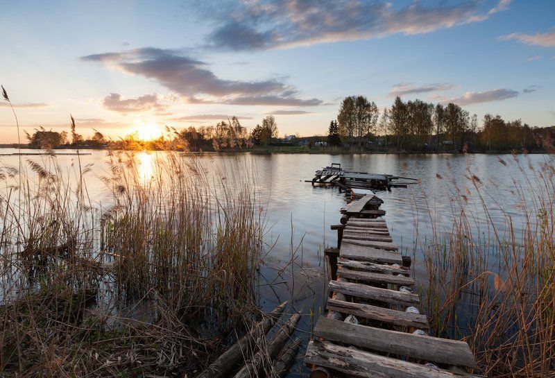 Мосток и лодкаphoto preview