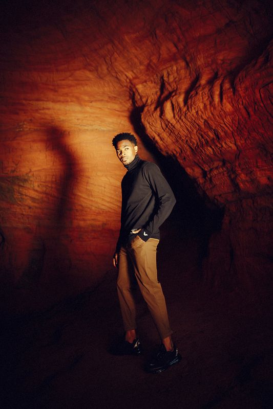 портрет, пещера, красный, красная глина Левитацияphoto preview